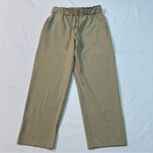 Lululemon Stretch High Rise Crop 23"
Trench Size 6